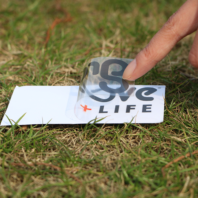 Étiquette transparente